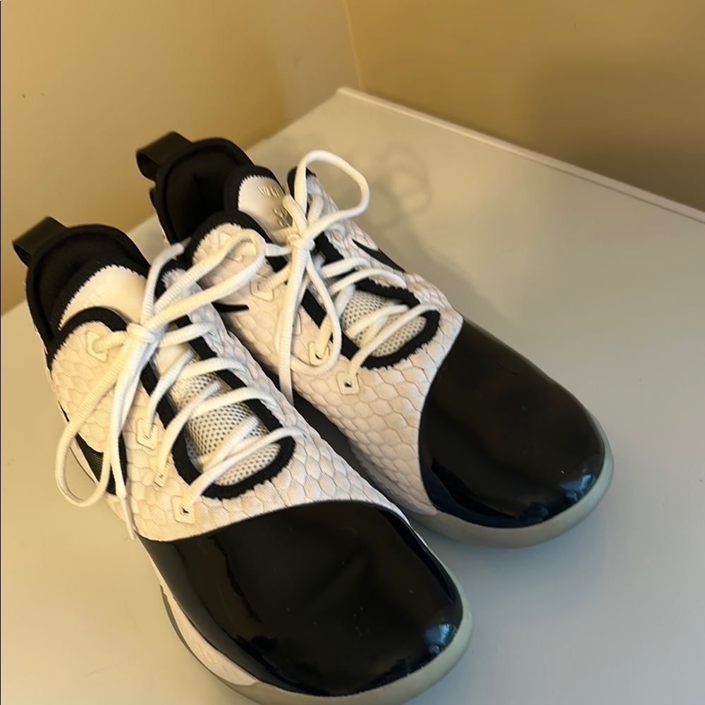 Nike - Picture 7 of 10